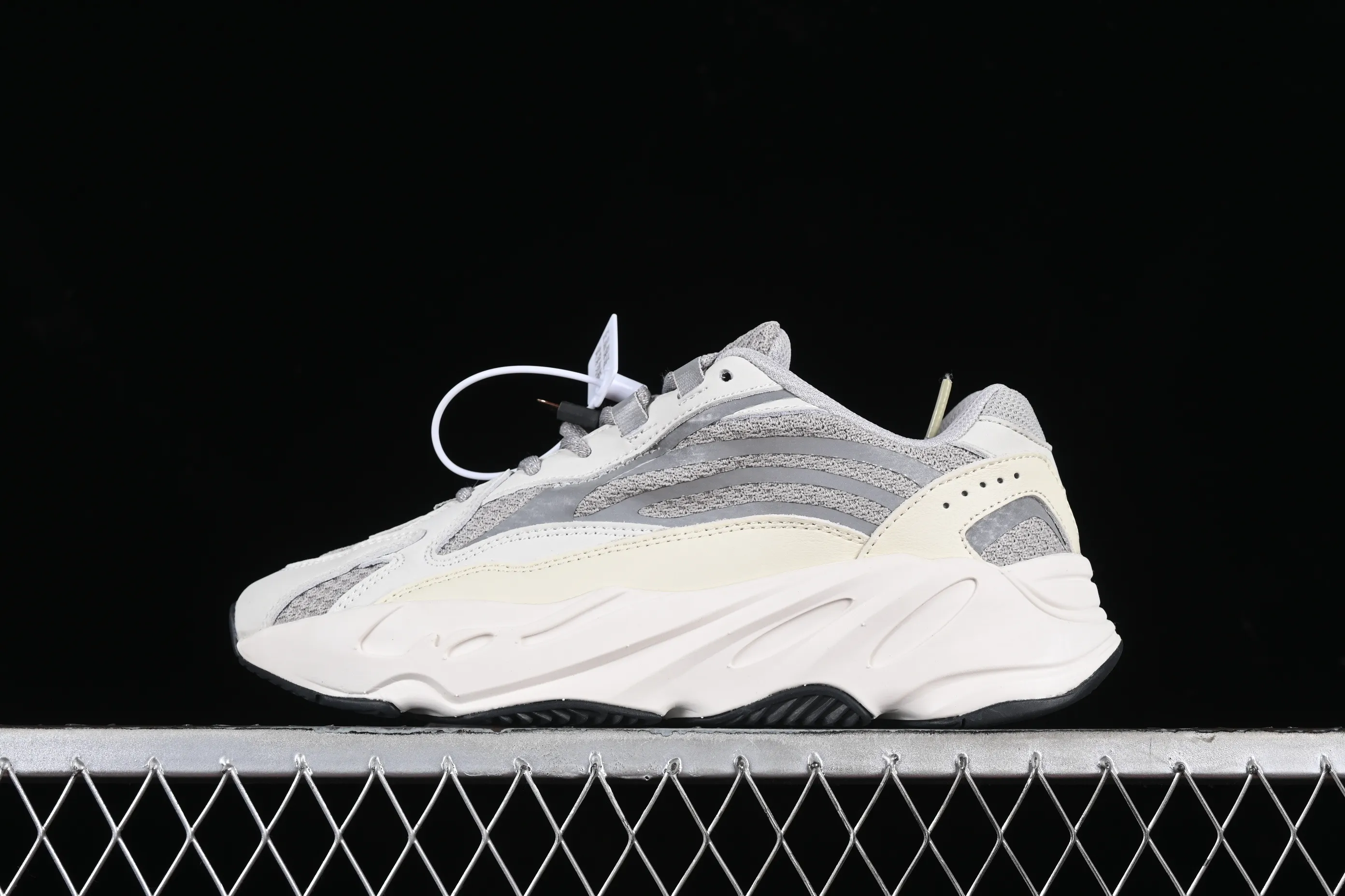All Categories Ad Yeezy Coconut Series G Version Ad Yeezy Boost 700 V2 "Static" EF2829 Kanye Coconut 700 3M Reflective Running Shoes
